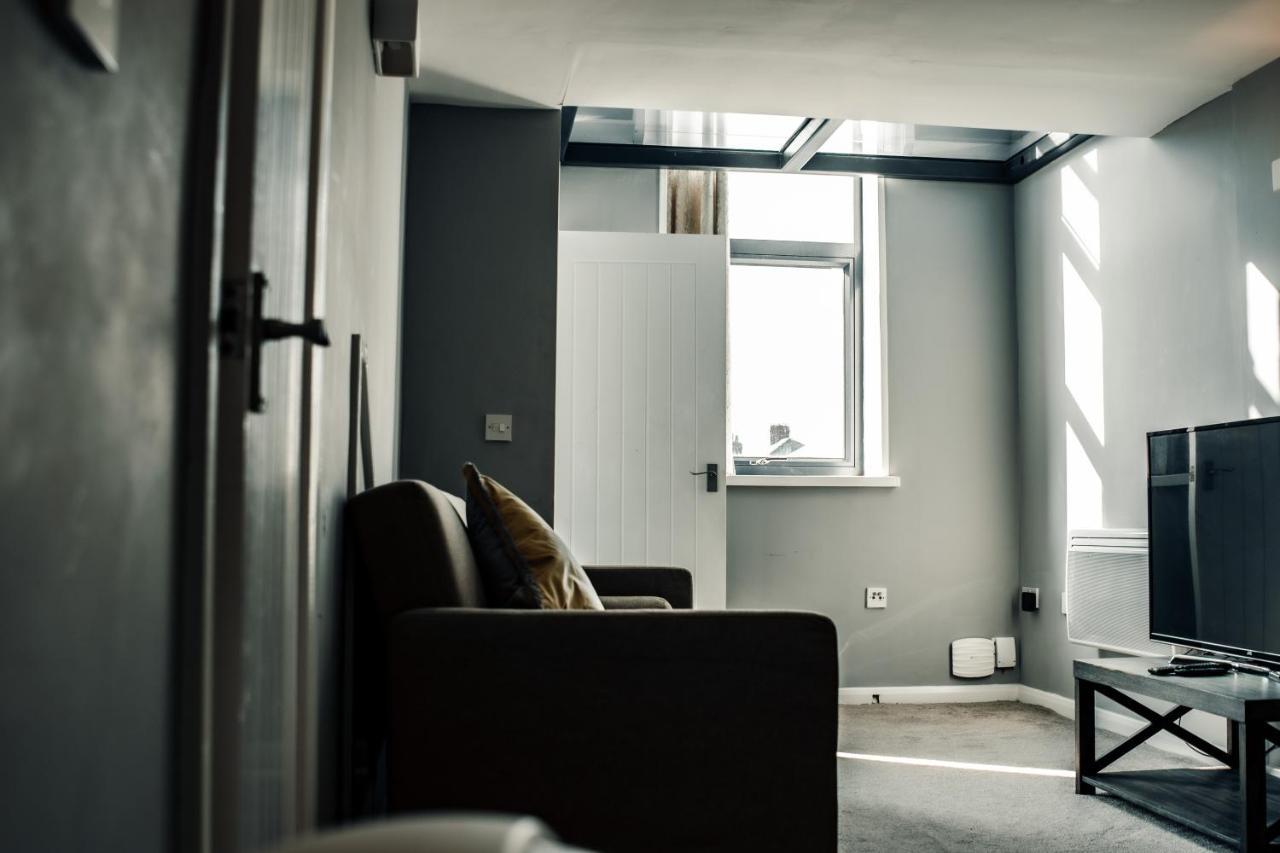 Dealhouse-Apartments 5 ハダーズフィールド エクステリア 写真